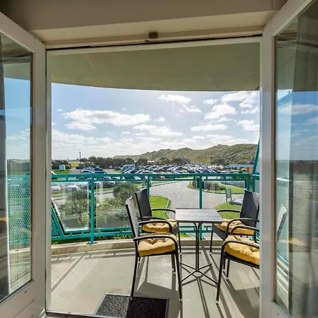 By Dutch Pet-friendly * יוליאנאדורפ